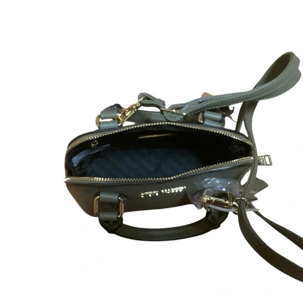 STEVE MADDEN FAITH PURSE IN OLIVE GREEN.  GREAT STARTER PURSE AND GIFT